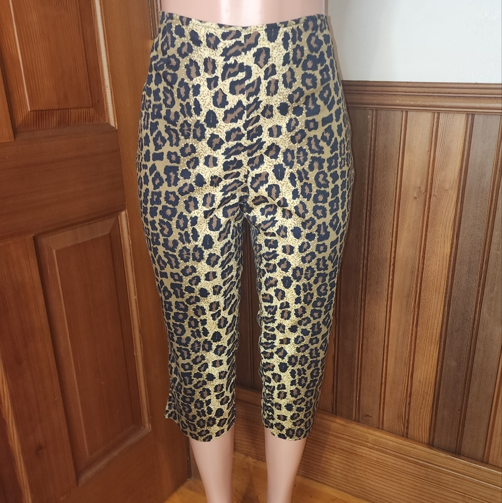 Newport News Leopard Petal Pusher Capri Pants Size 12